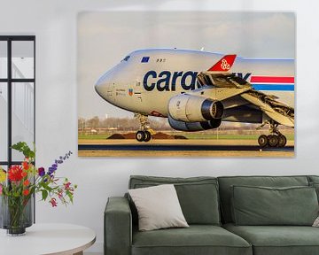 Décollage du Boeing 747-400 de Cargolux. sur Jaap van den Berg