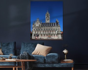 Stadhuis van Middelburg onder een blauwe lucht van Fotografie Jeronimo