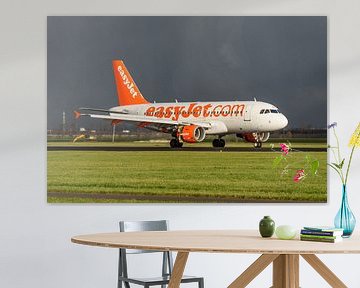 L'Airbus A319-111 d'EasyJet a atterri à l'aéroport de Schiphol. sur Jaap van den Berg