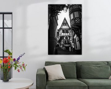 Chalet à Bernkastel-Kues sur la Moselle - Allemagne - Maison à colombages - Noir et blanc sur Laura Dijkslag