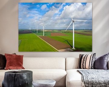 Luftaufnahme von Windkraftanlagen auf dem Land in Friesland, Niederlande von Eye on You