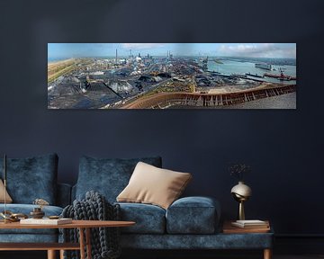 Lucht panorama from industrie in IJmuiden in Nederland met Tata Steel van Eye on You