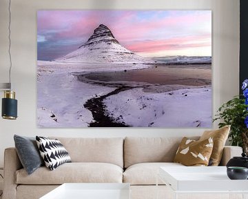 Sonnenaufgang auf dem Berg Kirkjufell von Franca Gielen