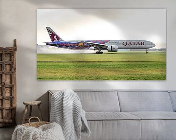 Qatar Airways Boeing 777-300 met FC Barcelona livery. van Jaap van den Berg