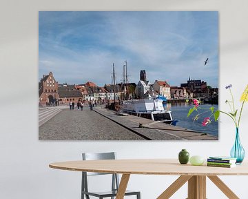 Blick auf die Altstadt von Wismar mit Hafen an der Ostsee Deutschland