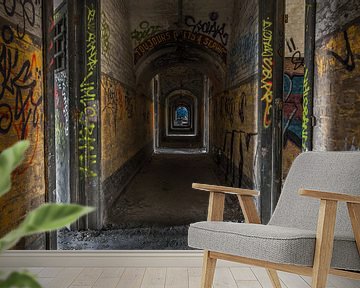 Tunnel | Diepte in een verlaten gebouw in Belgie van Steven Dijkshoorn