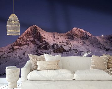 Kleine Scheidegg mit Eiger und Mönch nach Sonnenuntergang im Winter von Martin Steiner