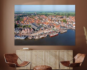 Luchtfoto van het historische stadje Monnickendam in Nederland van Eye on You