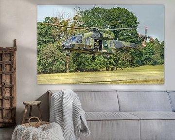 Landende NH-90 helikopter van de Luftwaffe. van Jaap van den Berg