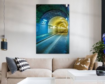Hamburg: een buis van de oude Elbe tunnel van Norbert Sülzner