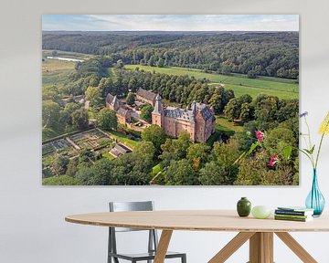 Luftaufnahme vom mittelalterlichen Schloss Doorwerth in Gelderland Niederlande von Eye on You