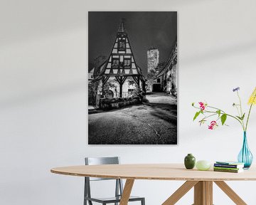 Sfeervolle steeg in Rothenburg ob der Tauber in zwart-wit van Manfred Voss, Schwarz-weiss Fotografie