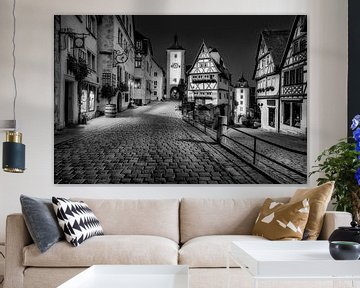 Rothenburg ob der Tauber am Abend in schwarzweiß von Manfred Voss, Schwarz-weiss Fotografie