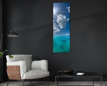 Turquoise gloeiende zee in het Caribisch gebied. Portretpanorama in staand formaat van Voss Fine Art Fotografie