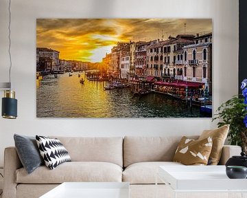 Venise - Grand Canal au coucher du soleil sur Teun Ruijters