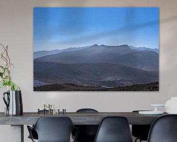 Nevel bedekt de bergen van Gran Canaria van Peter Baier