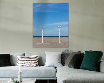 Douche op strand van Valencia van Sander Groenendijk