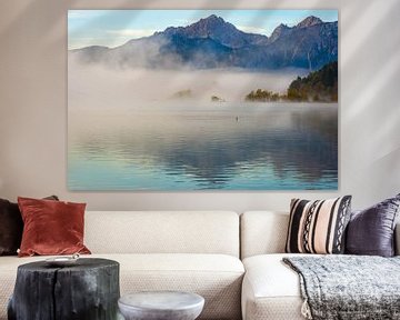 Le lac Forggensee dans le brouillard