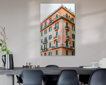 Roze gebouw in Napels, Italië | kleurrijke reisfotografie van Studio Rood