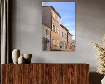 De straten van Sainte-Maxime, Franse Riviera - Pastel Art Print Travel photography van Bodil de Jong