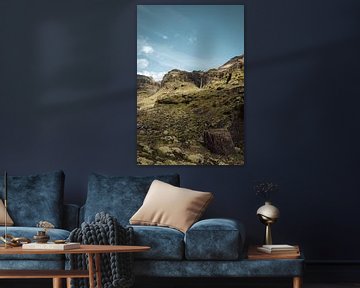 Islands Landschaft mit Gras und moosbewachsenen Felsen von Sjoerd van der Wal Fotografie