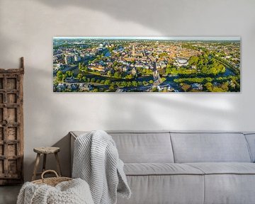 Luftaufnahme der Stadt Zwolle während eines Sonnenuntergangs im Sommer von Sjoerd van der Wal Fotografie