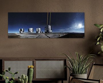 Panorama van de Very Large Telescope met Laser Guide Stars