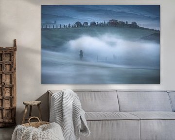 Italien Toskana Val d'Orcia im Nebel von Jean Claude Castor