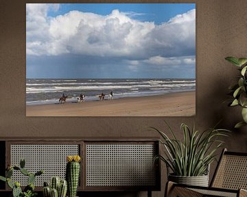 Paardrijden op het strand van Noordwijk van Yanuschka Fotografie | Noordwijk