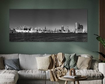 Hamburg City Skyline avec le bateau-musée Cap San Diego et l'Elbphilharmonie - Panorama en noir et blanc