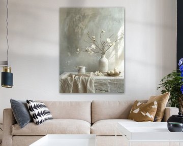Nature morte minimaliste avec Magnolia en blanc, style Japandi sur Japandi Art Studio