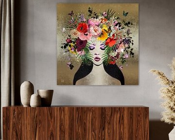 Vrouw met explosie van bloemen in  goud-1 van Pieternel Fotografie en Digitale kunst