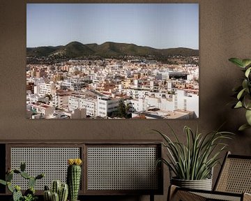 Vue sur la ville d'Ibiza sur Céline Jennes