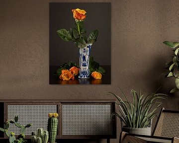 Stilleben Delfter Blau Vase mit Rosen von Yvonne van G.