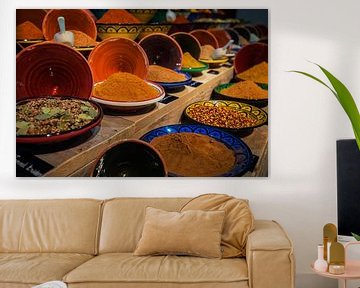 Spices in tagine by Blond Beeld