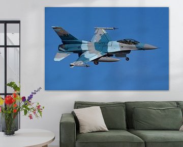 Blauwe Aggressor F-16 in de landing van HB Photography