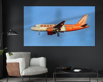 EasyJet Airbus A319-111 met speciaal kleurenschema. van Jaap van den Berg