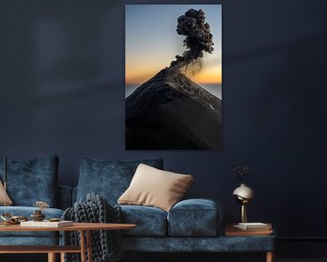 Vulkanisches Atmen in der Abenddämmerung von Studio Graber