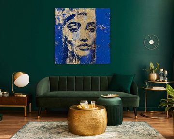 Abstract, vintage portret van een vrouw in goud en blauw van Lauri Creates
