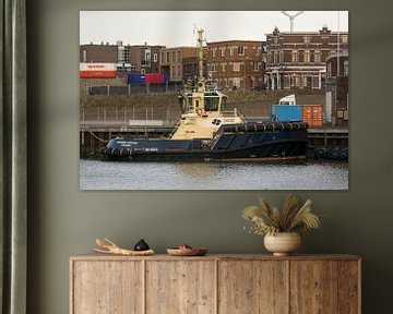Sleepboot Jupiter afgemeerd aan de havenkade IJmuiden van scheepskijkerhavenfotografie