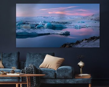 The blue hour at Jökullsárlóm ice lake by Frits Hendriks