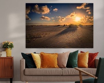 Sonnenuntergang in den Dünen von Texel von Andy Luberti