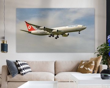 Turkish Airlines Airbus A340-300 passagiersvliegtuig. van Jaap van den Berg