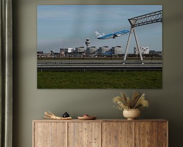 KLM-Maschine hebt vom Flughafen Schiphol ab von PixelPower