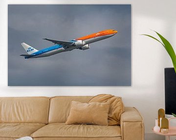 KLM Boeing 777-300 Orange pride abheben schiphol amsterdam von Arthur Bruinen