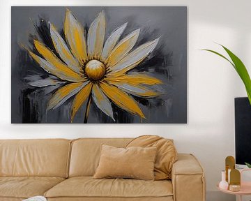 Lebendige gelbe Blume vor grauem Hintergrund von De Muurdecoratie