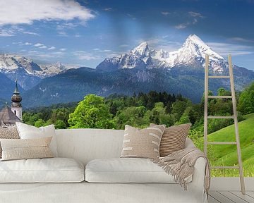 Kirche vor Watzmann in Berchtesgaden von Dieter Meyrl