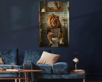 Majestueuze leeuw leest krant in badkamer van Poster Art Shop