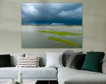 Dunkler Himmel über dem Fluss IJssel von Sjoerd van der Wal Fotografie