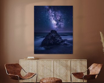 Des rochers à la lueur des étoiles